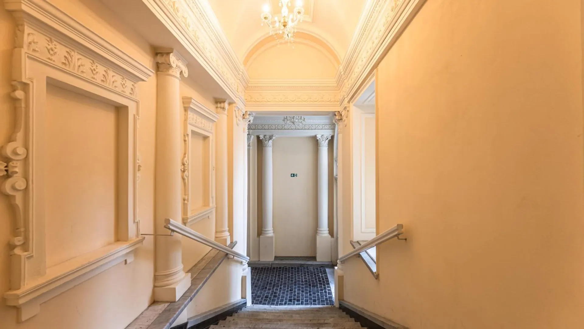 Stylish Apartment At Wenceslas Square 프라하