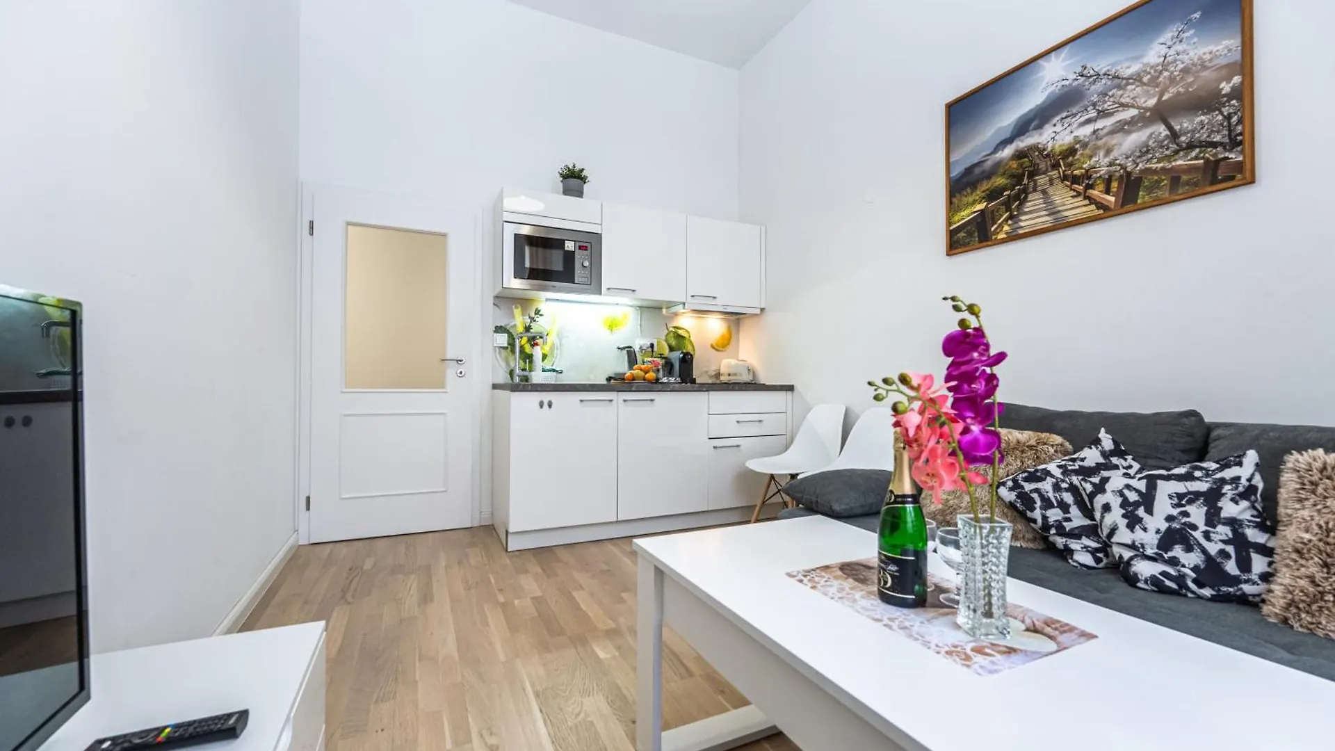 Stylish Apartment At Wenceslas Square 프라하 0*,