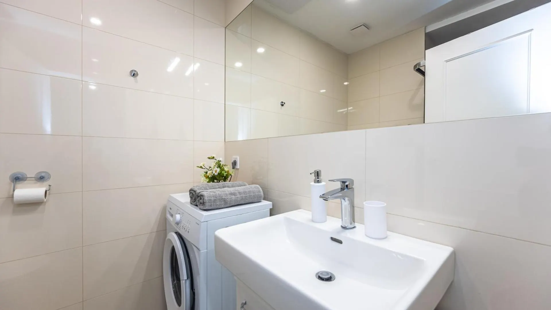 Stylish Apartment At Wenceslas Square 프라하 체코