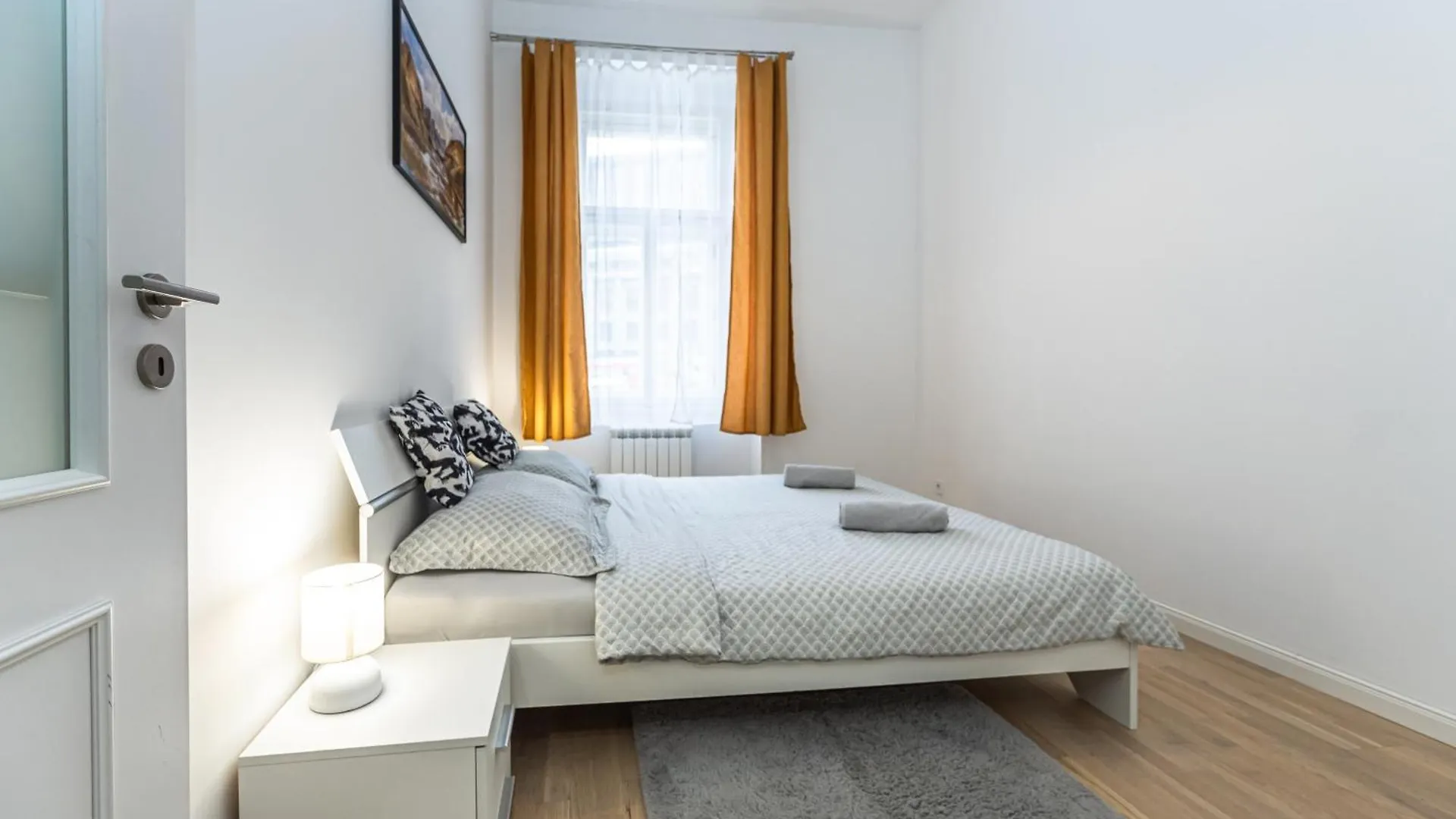 Stylish Apartment At Wenceslas Square 프라하