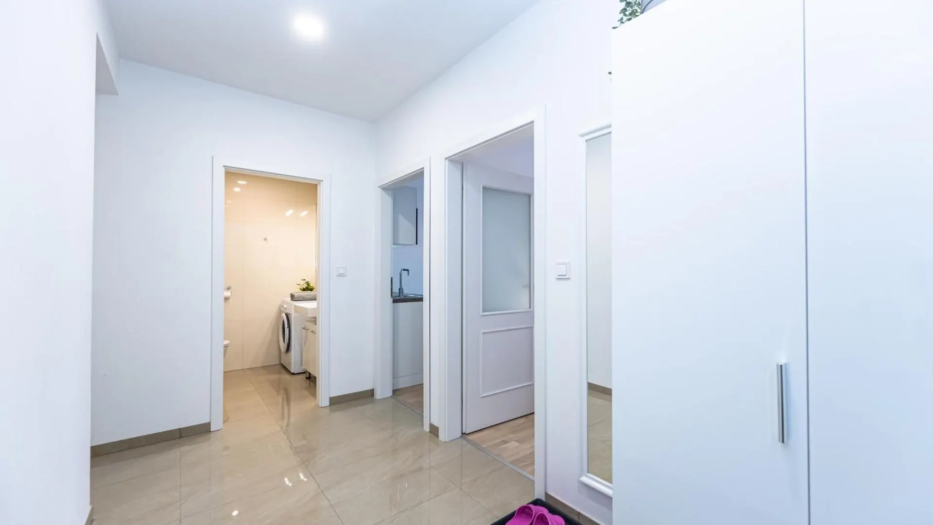 Stylish Apartment At Wenceslas Square 프라하